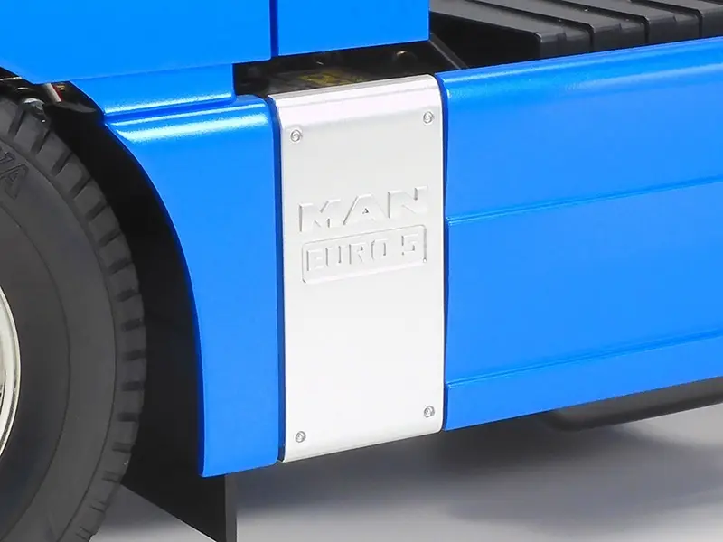 Tamiya MAN TGX 26.540 6x4 XLX Light Metallic Blue Edition