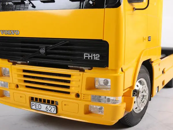 Tamiya Volvo FH12 Globetrotter 420