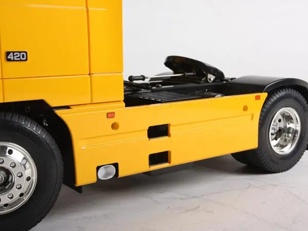 Tamiya Volvo FH12 Globetrotter 420